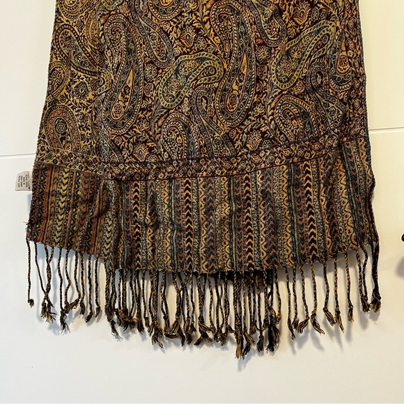 Sambar | Paisley Scarf - Picture 4 of 10